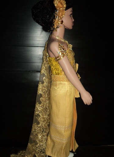 ชุดไทยจีบหน้านางสีทอง(ผ้าไหมทองอลิษา)ราคานี้ไม่รวมเครื่องประดับ