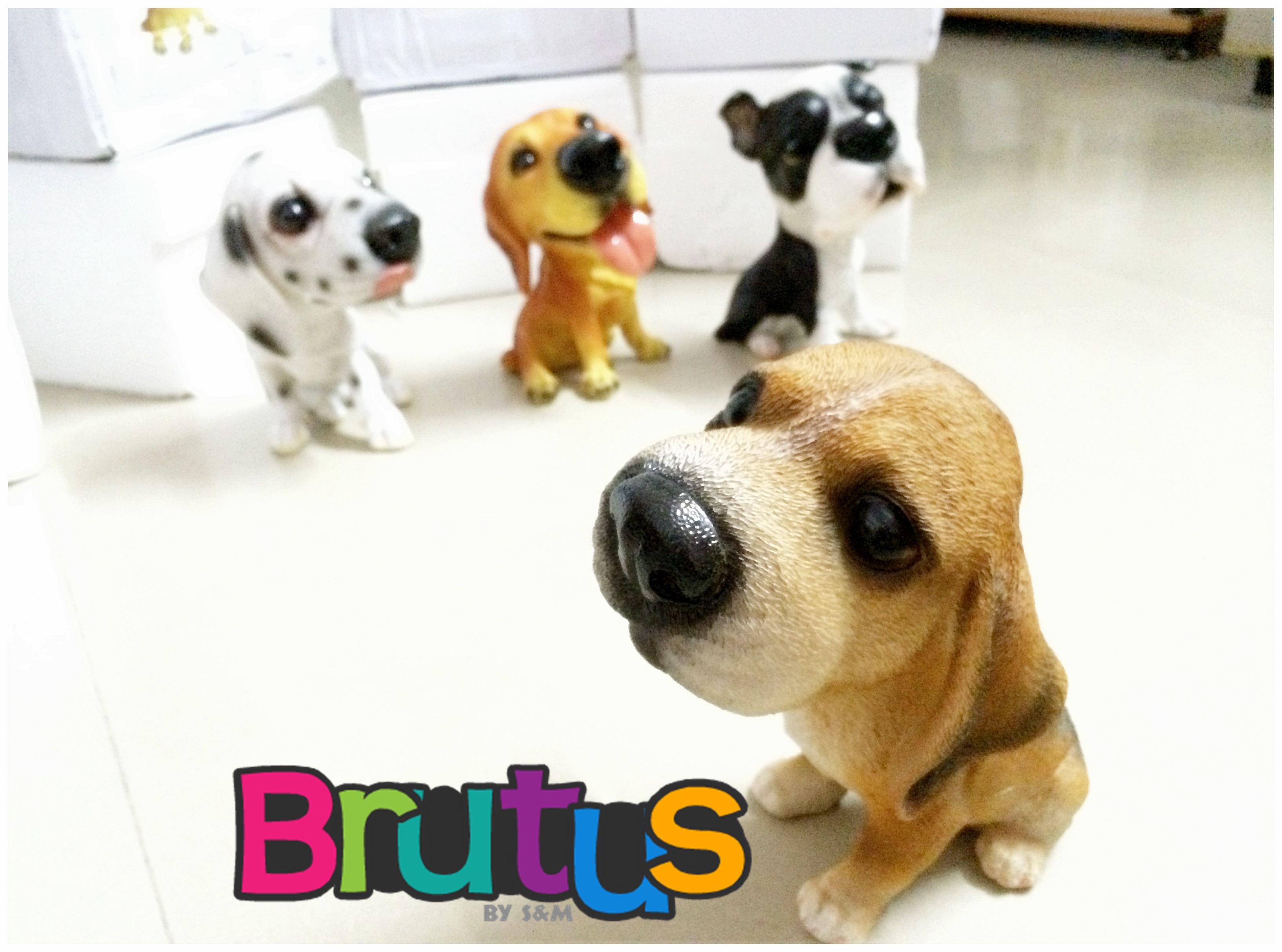 ตุ๊กตาสุนัข เรซิ่น พันธุ์บีเกิ้ล (Beagle) บิดตัว