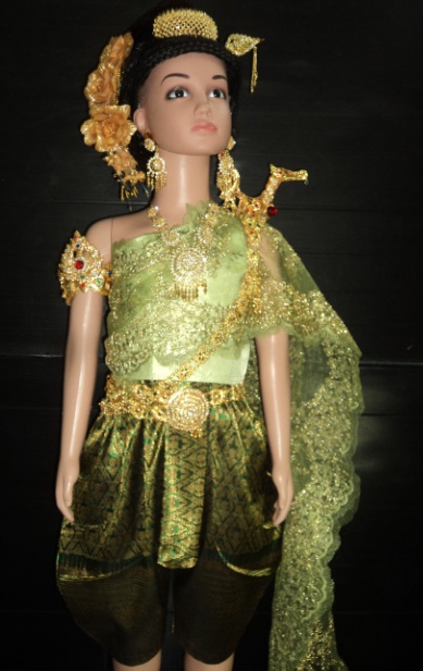 ชุดไทยเด็กอนุบาล-ประถมสีเขียวมรกตผ้าไหม ราคานี้ไม่รวมเครื่องประดับ