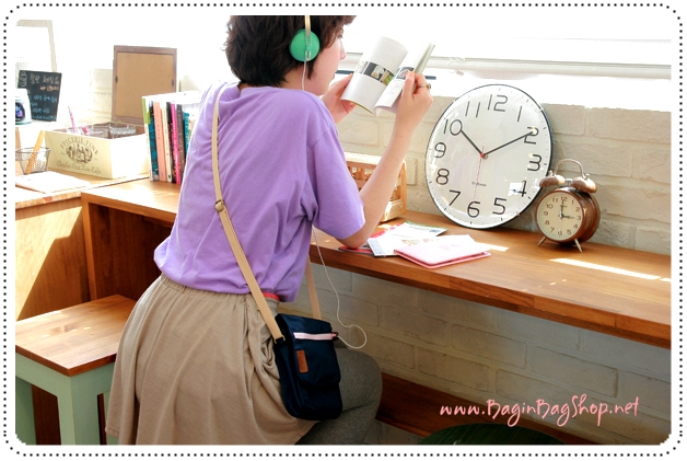 from. voyaging bag กระเป๋าสะพายเฉีบงใบเล็ก