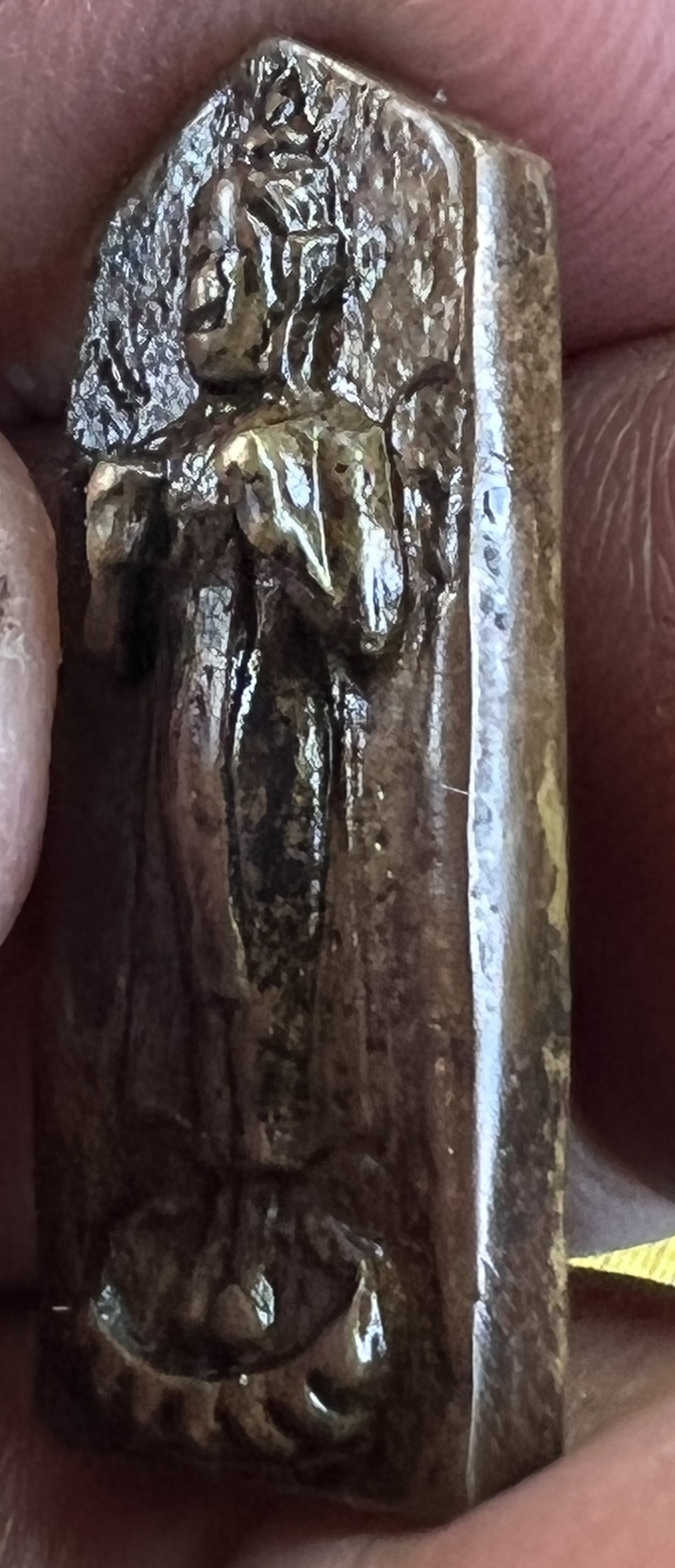 เหรียญหล่อวัดสุทัสน์ พิมพ์พระประจำวัน(จันทร์)เจ้าคุณศรีสนธิ์ ปางห้ามญาติ ปี 2493