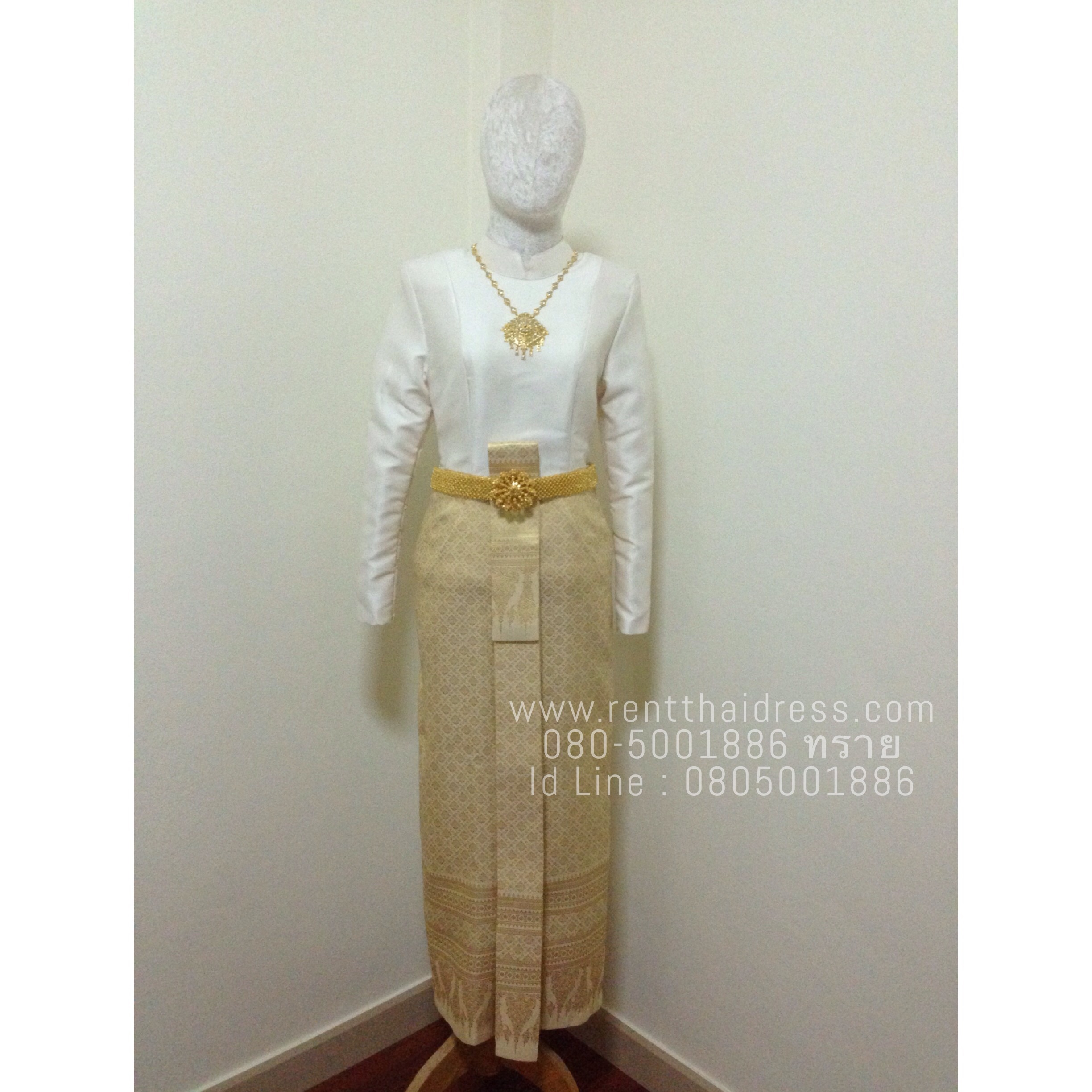 เช่าชุดไทยบรมพิมาน เสื้อสีขาวออฟไวท์ ผ้าถุงสีงาช้าง
