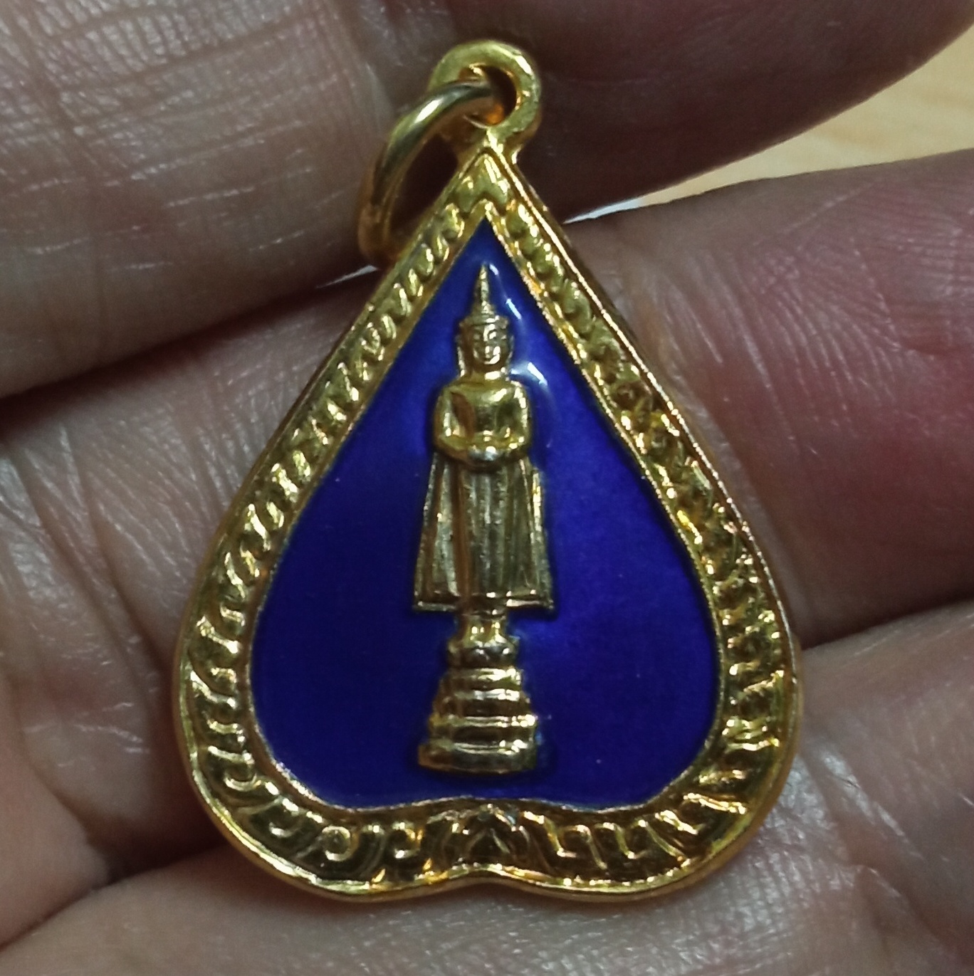 หลวงพ่อวัดบ้านแหลม เหรียญใบโพธิ์ข้างกนก ปี2532 เนื้อกะไหล่ทอง ลงยาสีน้ำเงิน เหรียญดีมากประสพการณ์ พุทธคุณสูง รหัส666