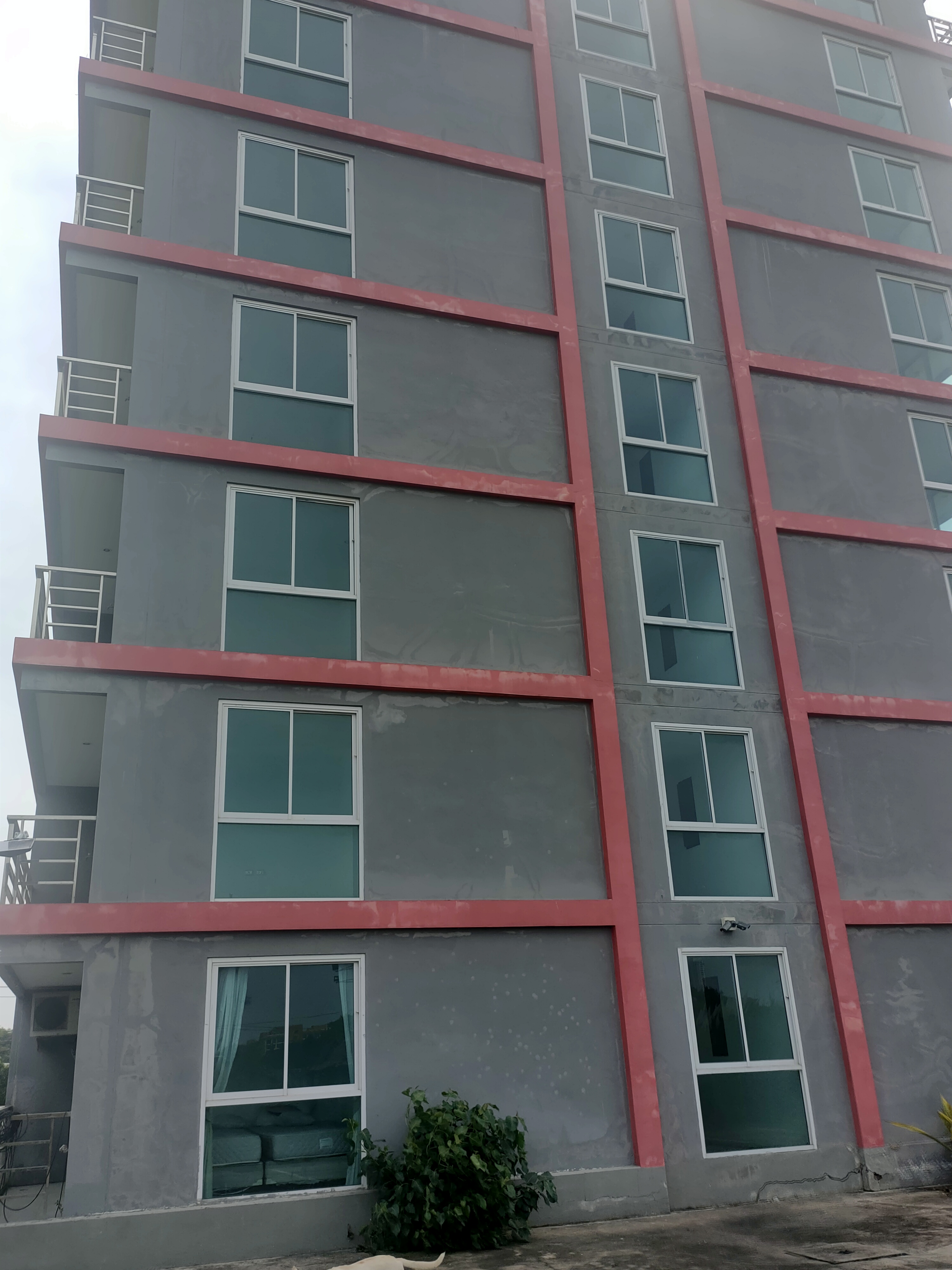 ขาย-ยกโครงการคอนโดสร้างใหม่ 8 ชั้น จำนวน 221 ห้อง ต.จอมเทียน อ.สัตหีบ จ.ชลบุรี