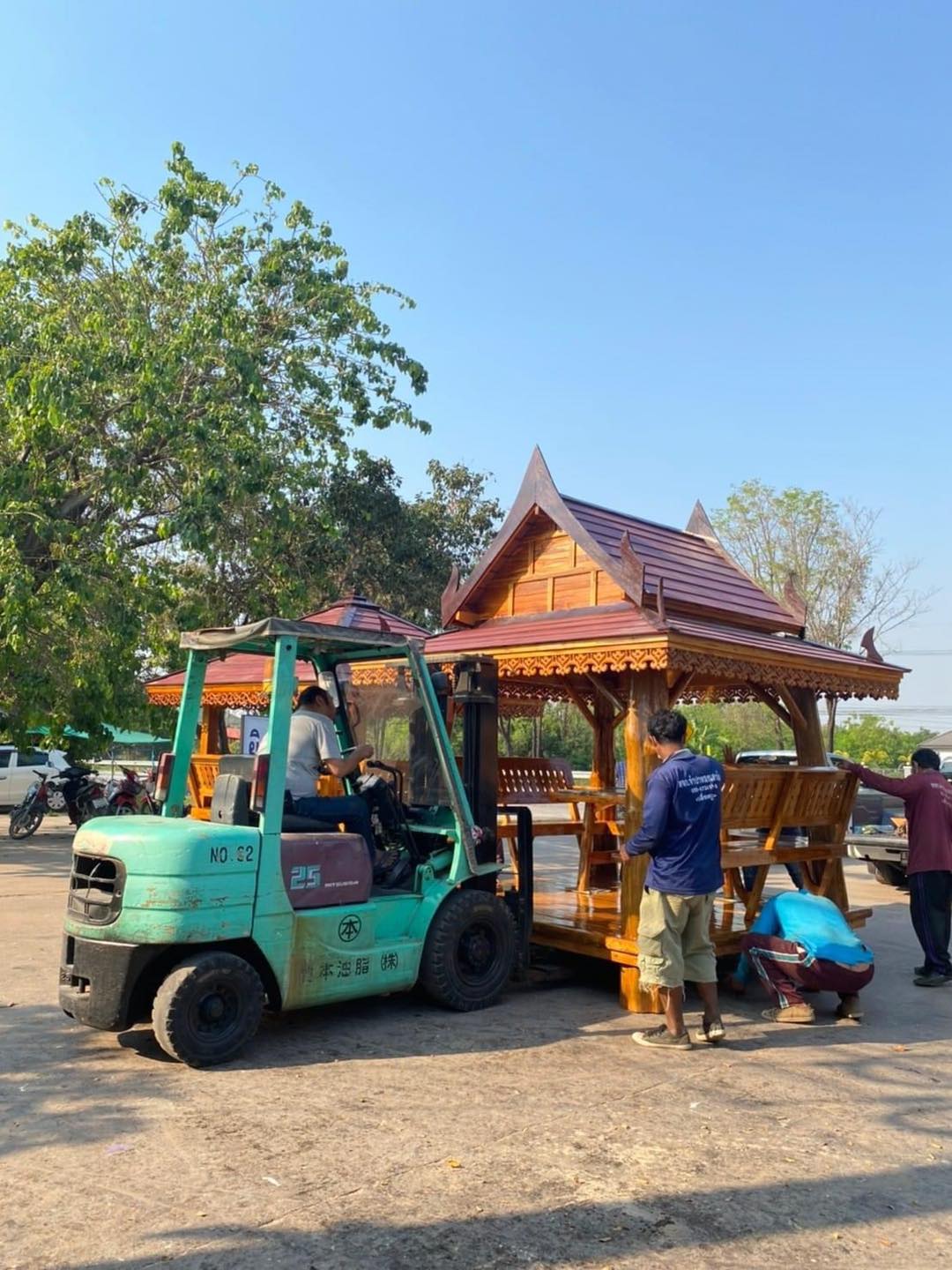 ( รหัส B5 ) ศาลา ไม้สัก สีขาว คาเขียว หลังนิว / ขนาด 2x2x3 เมตร