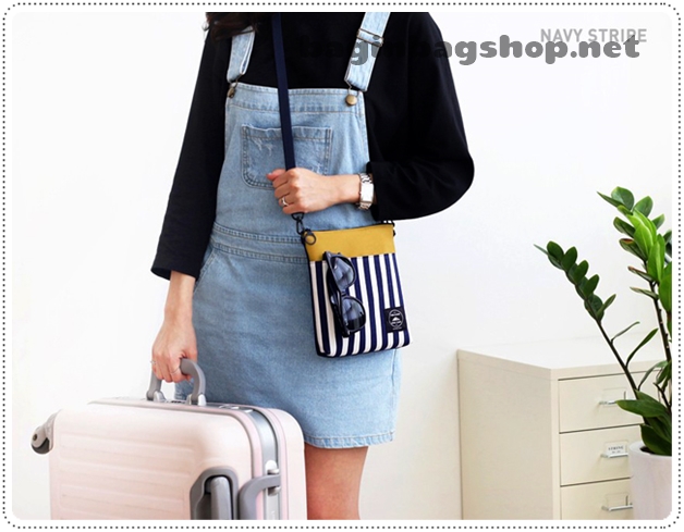 Tripping Cross Bag กระเป๋าสะพายเฉียง
