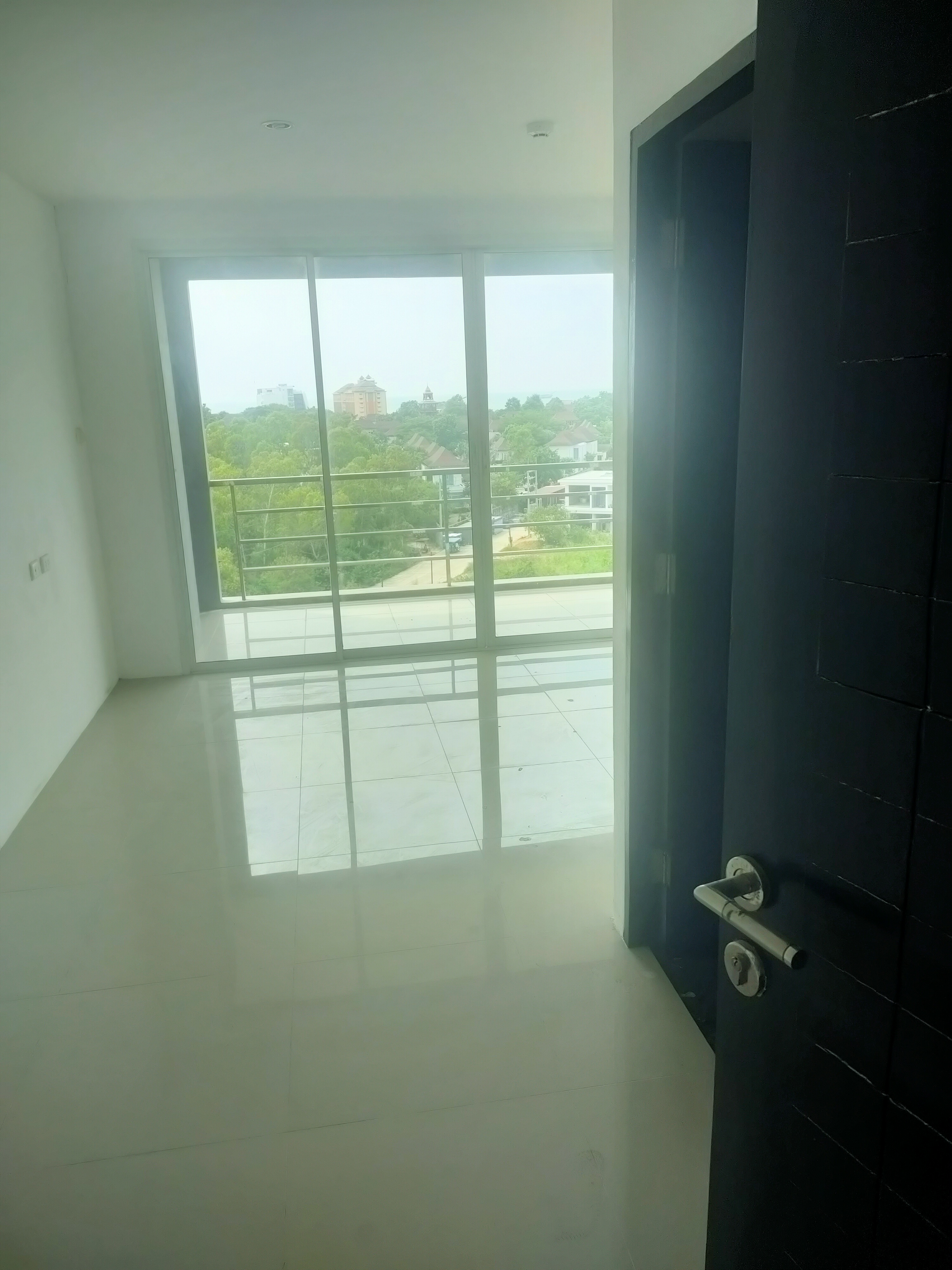 ขาย-ยกโครงการคอนโดสร้างใหม่ 8 ชั้น จำนวน 221 ห้อง ต.จอมเทียน อ.สัตหีบ จ.ชลบุรี