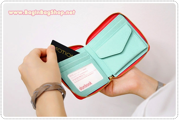 ลด 50% Crown Zipper Wallet