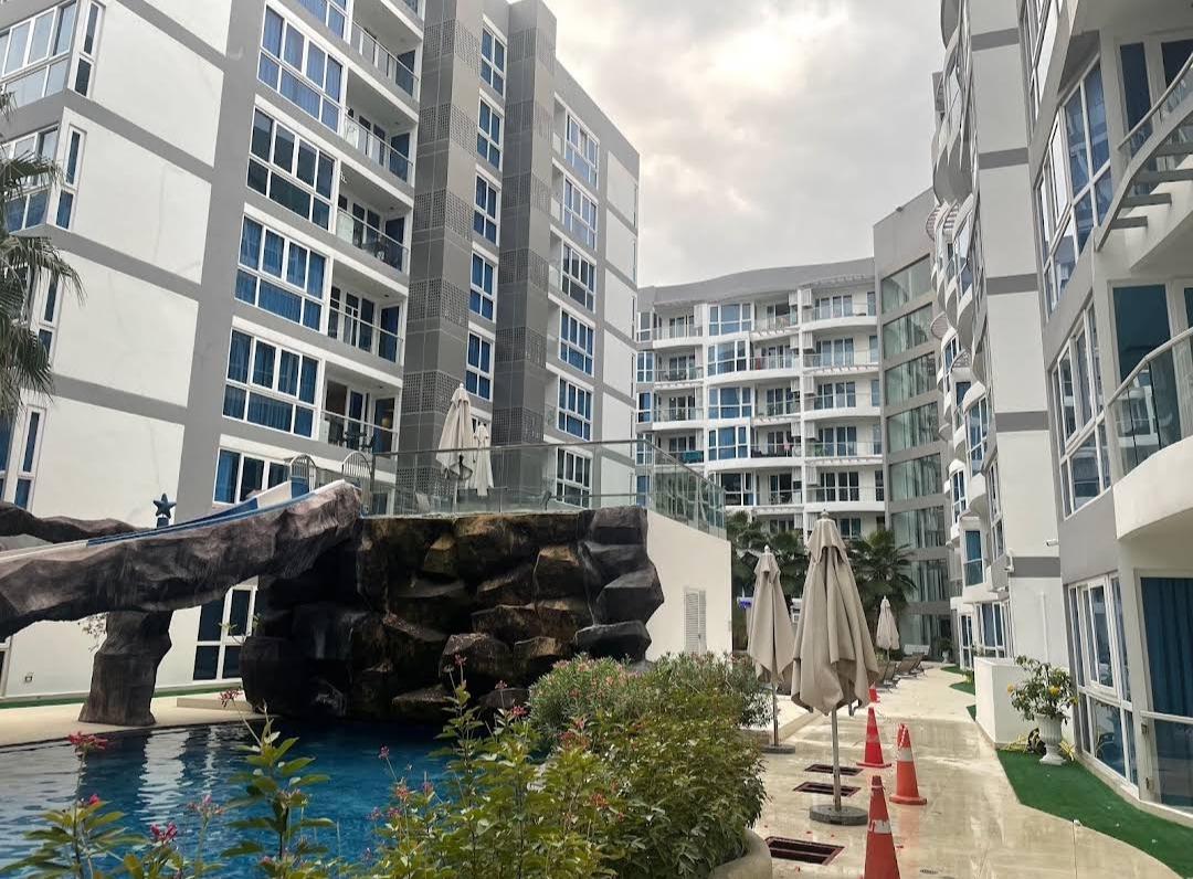 ขาย-ห้องชุด 1ห้อง พัทยา พื้นที่ 54.64 ตรม.ระเบียง 6.12 ตรม. ชั้น4 ห้องF404 แกรนด์อเวนิวเรสซิเดนส์คอนโดมิเนียม ถ พัทยาสาย2 ซ.บัวขาว15 ต.หนองปรือ อ.บางละมุง จ.ชลบุรี 20150