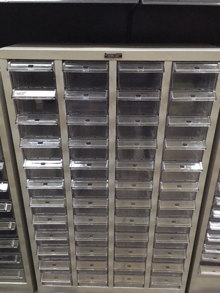 ตู้ใส่กล่องอะไหล่ 48 ช่อง
