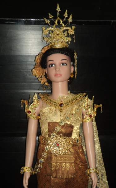ชุดไทยเด็กสีน้ำตาล ราคานี้ไม่รวมเครื่องประดับ