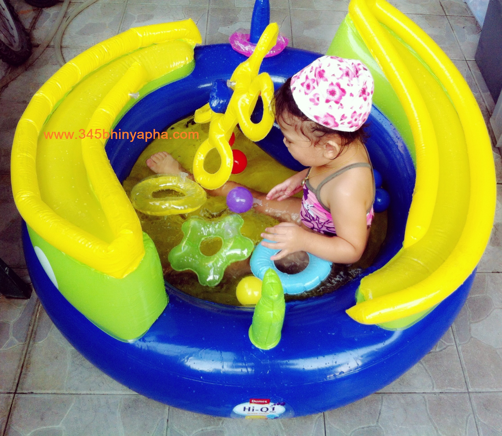 สระน้ำ Ball Roller