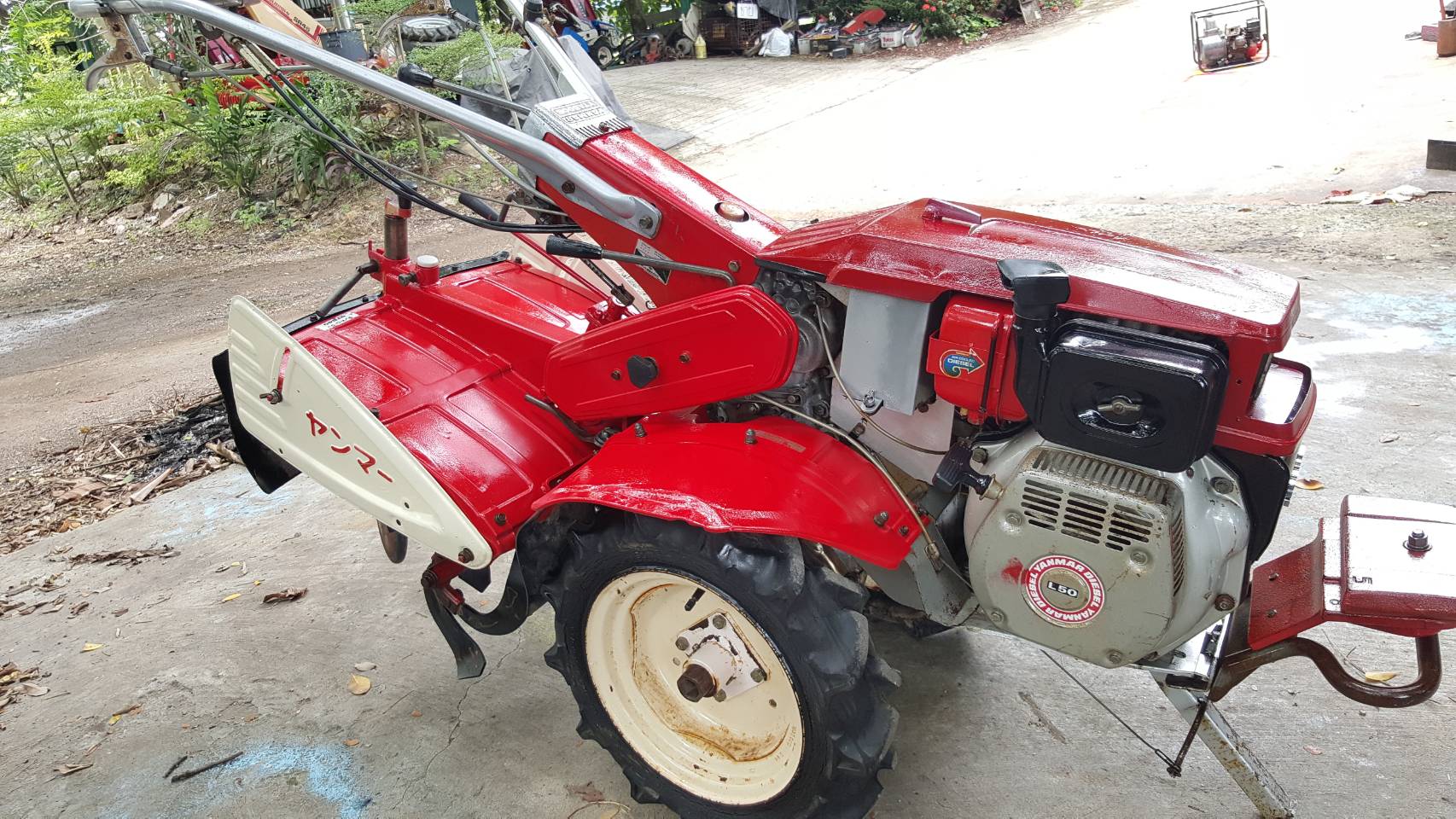 รถพรวนดิน Cultivator