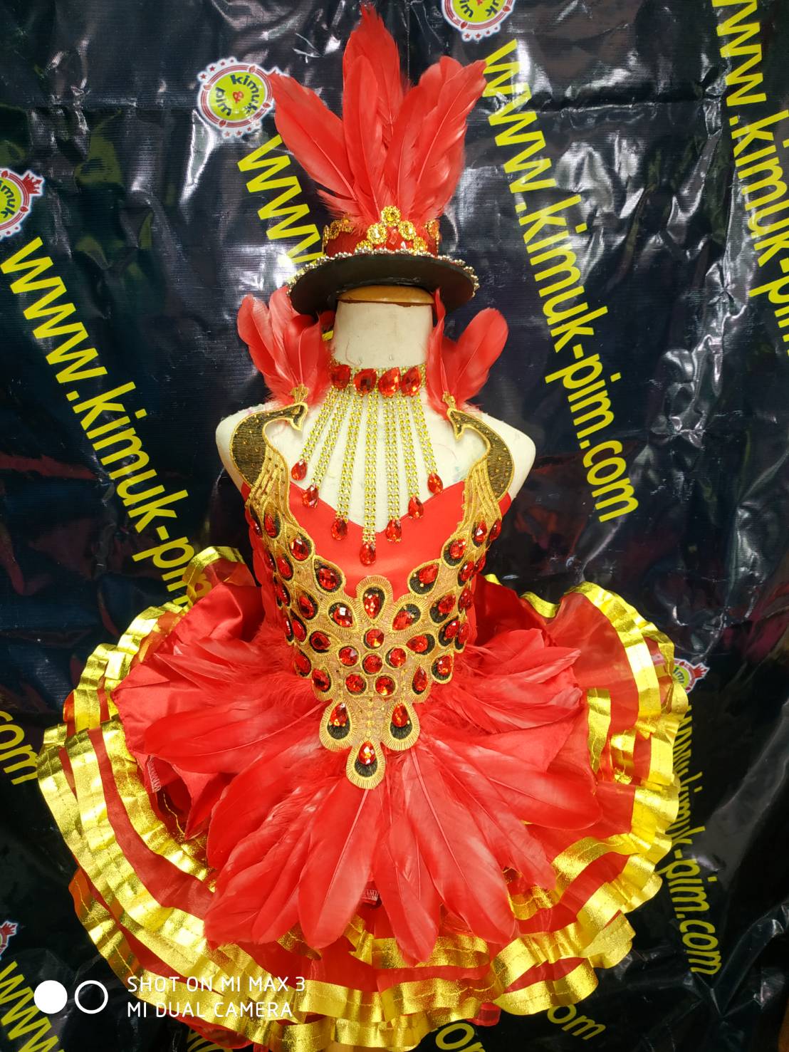 ชุดดรัมเมเยอร์เด็กอนุบาลสีแดงทอง ราคานี้ มีแถมหมวก สร้อย ต่างหู