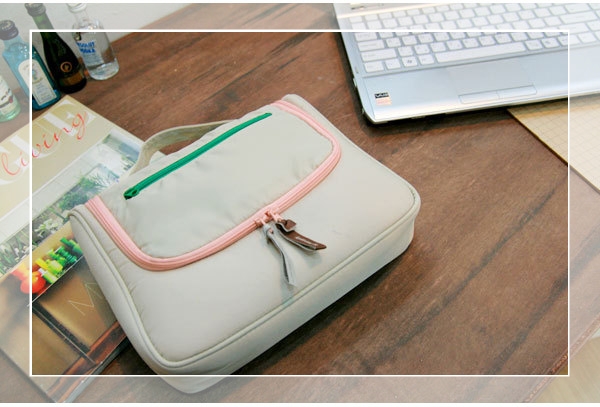 From Cable Pouch กระเป๋าใส่ของใช้ส่วนตัว