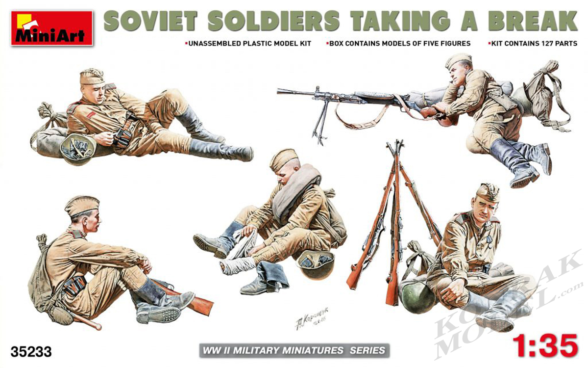 MI35233 SOVIET SOLDIERS TAKING A BREAK 1/35