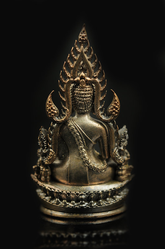 พระพุทธชินราช พิมพ์แต่งฉลุลอยองค์ เนื้อนวะโลหะ รุ่นจอมราชันย์ พิธีใหญ่ พิธีดี วัดพระศรีรัตนมหาธาตุ ปี ๒๕๕๕ สวยงาม คลาสสิค