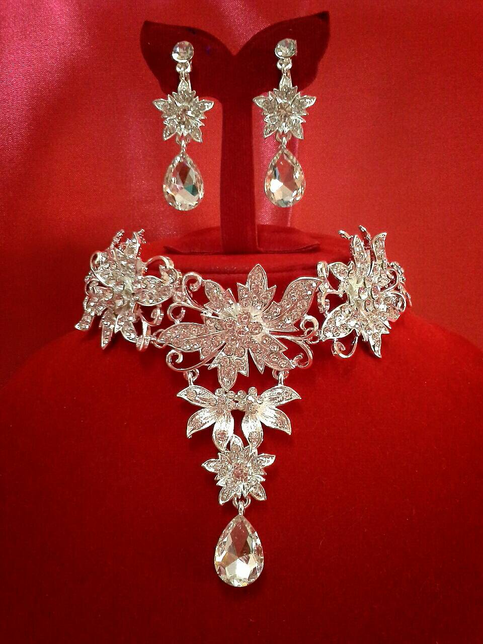 สร้อยเพชร+ต่างหูระย้่า*พร้อมส่ง*