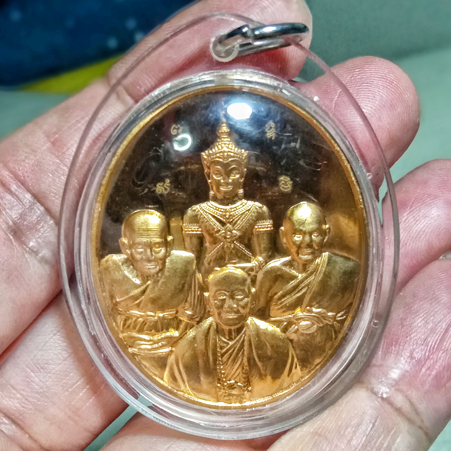 เหรียญรวมกำลังจักรพรรดิปราบไตรภพ เนื้อทองทิพย์ ปี2556 หลวงตาม้า วัดถ้ำเมืองนะ ตอกโค๊ต และจาร หน้า หลัง มาพร้อมคาถาบูชา สร้างน้อย องค์นี้พระคัดสวยสมบูรณ์หายากครับ รหัส1165