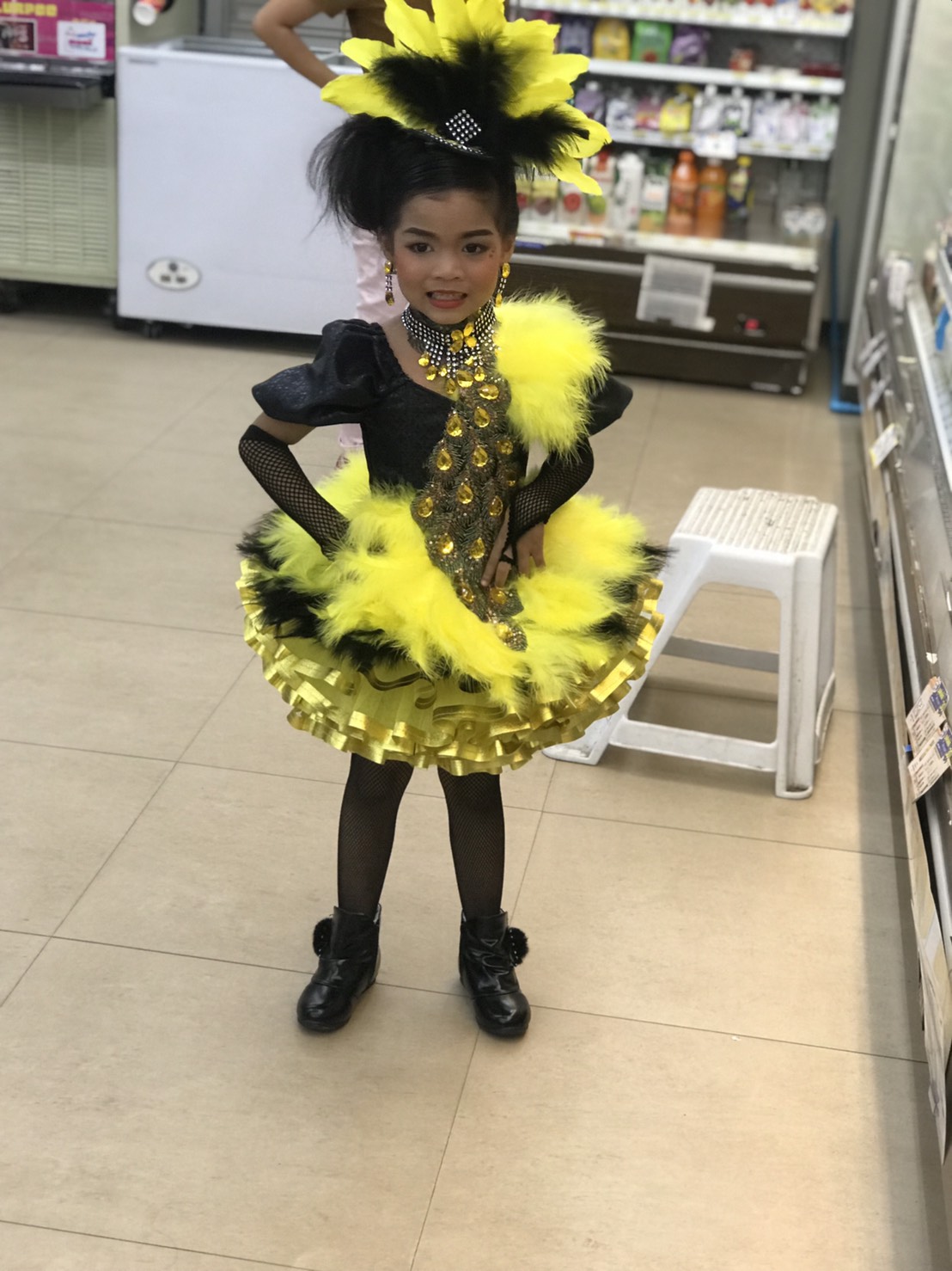 ชุดดรัมเมเยอร์สีเหลืองดำอนุบาลและประถม