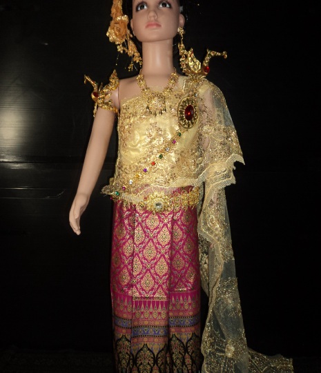 ชุดไทยเด็กอนุบาลผ้าไทยลายอโยธยา(สีบานเย็นทอง)ราคานี้ไม่รวมเครื่องประดับ