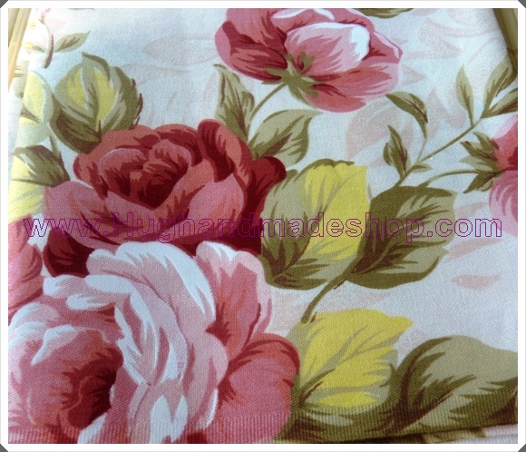 ผ้าคอตตอนสีครีมลายดอกไม้