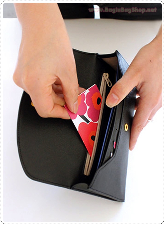 ลด 50% Fiore Del Melo Day Wallet