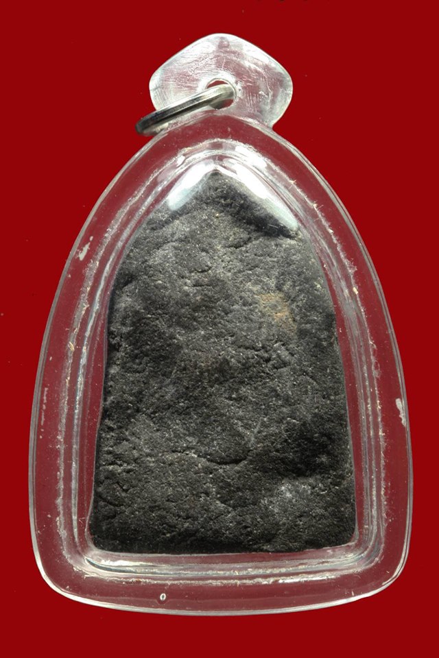 พระหลวงพ่อหมุน วัดเขาแดงตะวันออก พัทลุง พิมพ์ห่มคลุ ม เนื้อว่าน รุ่นแรก พ.ศ. 2516