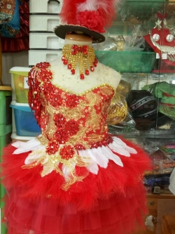 ชุดดรัมเมเยอร์สีแดงเด็กอนุบาลและประถมราคานี้แถม (หมวก สร้อย ต่างหู)