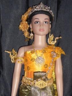 ชุดไทยเด็กอนุบาลสีเหลืองทองรอบอกไม่เกิน24นิ้วเอว24นิ้วสูงไม่เกิน125เซนติเมตร ราคานี้ไม่รวมเครื่องประดับ