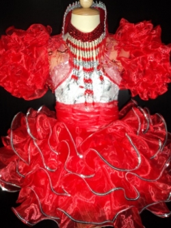 ชุดดรัมเมเยอร์สีแดง ราคานี้ มีชุด ไม้ดรัม หมวก สร้อย ต่างหู รอบอกตั้งแต่20-30นิ้ว สูงไม่เกิน 130 เซนติเมตร