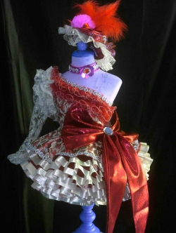 ชุดดรัมเมเยอร์สีแดงราคานี้มี ชุด หมวก สร้อย ต่างหู (รอบอกตั้งแต่20-30นิ้ว สูงไม่เกิน130เซนติเมตร