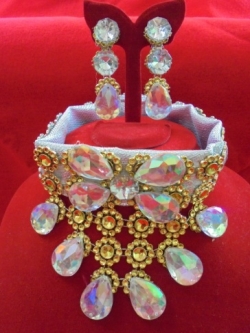 สร้อยพลอยสีขาวเงินสลับทอง+ต่างหูหนีบเด็กอนุบาลและประถม*พร้อมส่ง*