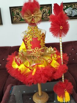 ชุดดรัมเมเยอร์สีแดงอนุบาลและประถม