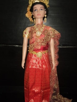 ชุดไทยสีแดงเอว19นิ้ว-22นิ้ว ราคานี้ไม่รวมเครื่องประดับ