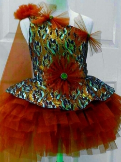 ชุดดรัมเมเยอร์สีแดงเด็กอนุบาลและประถม