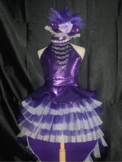 ชุดดรัมเมเยอร์เด็กอนุบาลและประถม ราคานี้ มีชุด แถม หมวก เมื่อซื้อ 12 ชุด ขึ้นไป ได้หมวก12ใบ รอบอกตั้งแต่20-30นิ้ว สูงไม่เกิน 140เซนติเมตร