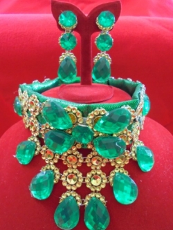 สร้อยพลอยสีเขียวสลับทอง+ต่างหูหนีบเด็กอนุบาลและประถม*พร้อมส่ง*