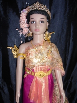 ชุดไทยเด็กอนุบาลสีชมพูตแซมสีโอรสรอบอกไม่เกิน24นิ้ว เอวไม่เกิน24นิ้ว สูงไม่เกิน130เซนติเมตร ราคานี้ไม่รวมเครื่องประดับ