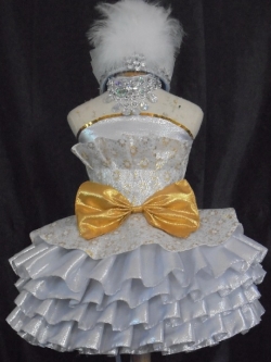 ชุดดรัมเมเยอร์เด็กอนุบาลและประถมสีเงิน(ราคานี้รวมสร้อยและเครื่องประดับ)