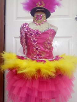 ชุดดรัมเมเยอร์เด็กอนุบาลและประถมราคานี แถม หมวก สร้อย ต่างหู