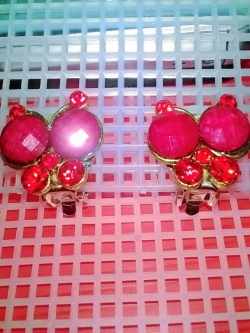 ต่างหูหนีบเด็ก(สีแดง)รูปผีเสื้อตัวน้อย