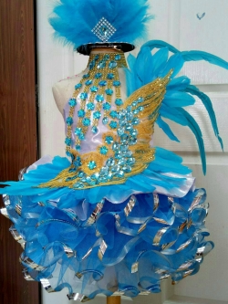 ชุดดรัมเมเยอร์สีฟ้าเด็กอนุบาลและประถม(ราคานี้ มีชุด หมวก สร้อย ต่างหู)