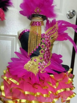 ชุดดรัมเมเยอร์เด็กอนุบาลและประถมราคานี แถม หมวก สร้อย ต่างหู