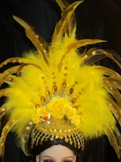 หมวกขนนกสีเหลือง(สามารถสั่งทำได้แบบนี้ ทุกสี)