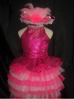 ชุดดรัมเมเยอร์เด็กอนุบาลและประถม ราคานี้ มีชุด แถม หมวก เมื่อซื้อ 12 ชุด ขึ้นไป ได้หมวก12ใบ รอบอกตั้งแต่20-30นิ้ว สูงไม่เกิน 140เซนติเมตร