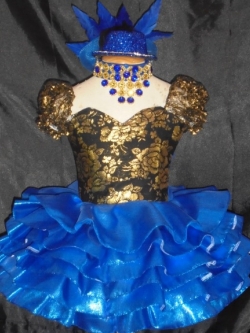 ชุดดรัมเมเยอร์สีน้ำเงิน ราคานี้มี ชุด หมวก สร้อย ต่างหู รอบอกตั้งแต่20-30นิ้ว เอวไม่เกิน28นิ้ว สูงไม่เกิน140เซนติเมตร