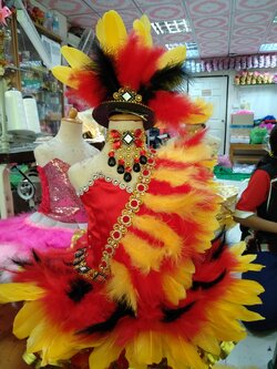 ชุดดรัมเมเยอร์สีแดงดำอนุบาลและประถม