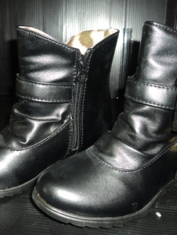 รองเท้าเด็กอนุบาล