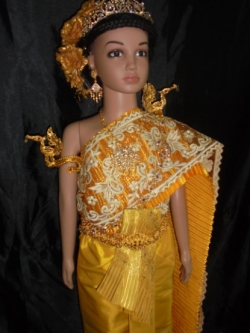 ชุดไทยเด็กอนุบาลสีเหลืองทองรอบอกไม่เกิน24นิ้ว เอวไม่เกิน24นิ้ว สูงไม่เกิน130เซนติเมตรราคานี้ไม่รวมเครื่องประดับ